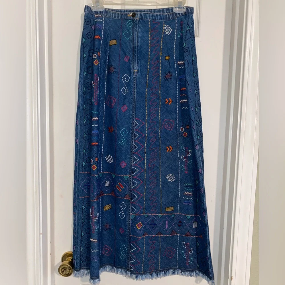 Chico's Vintage Blue Jean Maxi Skirt with Embroidered Accents and Frayed Hem - Picture 5 of 7